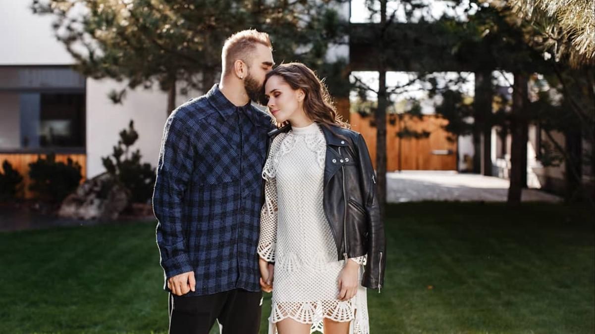 Юлія Саніна з гурту The Hardkiss зізналась, про що завжди нагадує своєму чоловіку Юлія Саніна з гурту The Hardkiss зізналась, про що завжди нагадує своєму чоловіку