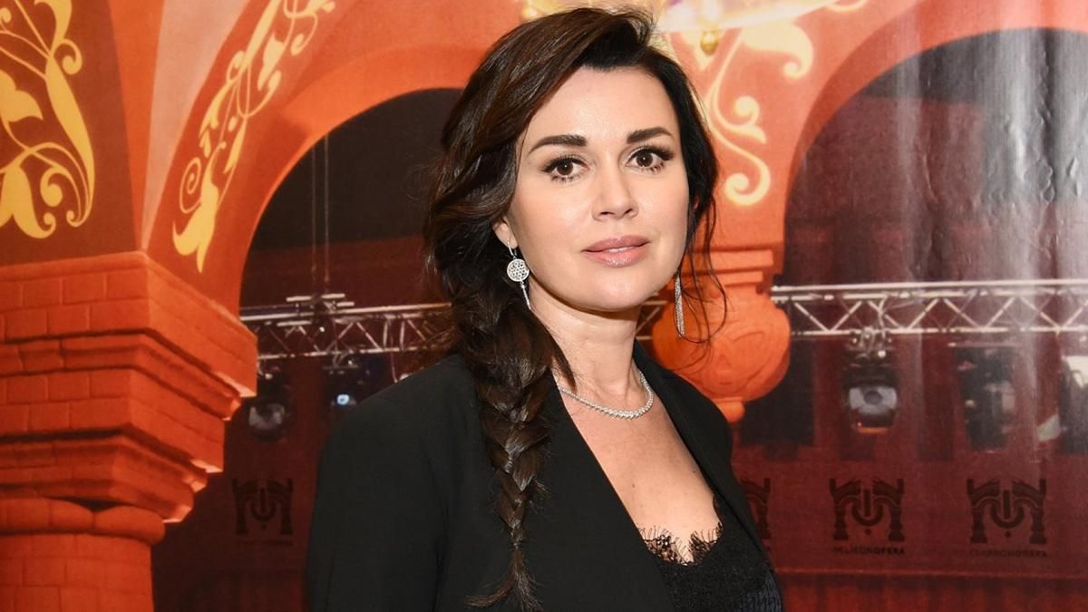 Анастасію Заворотнюк виписали з московської лікарні, – ЗМІ Анастасію Заворотнюк виписали з московської лікарні, – ЗМІ