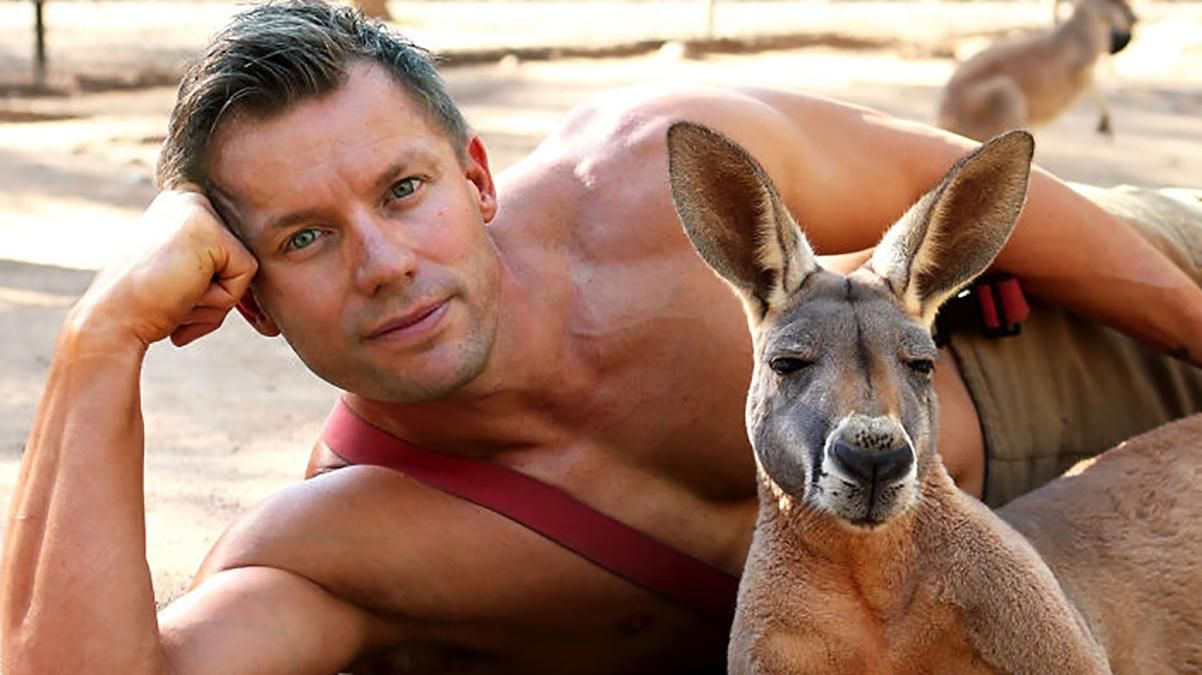 Осторожно, горячо: австралийские пожарные снялись для эротического календаря с животными