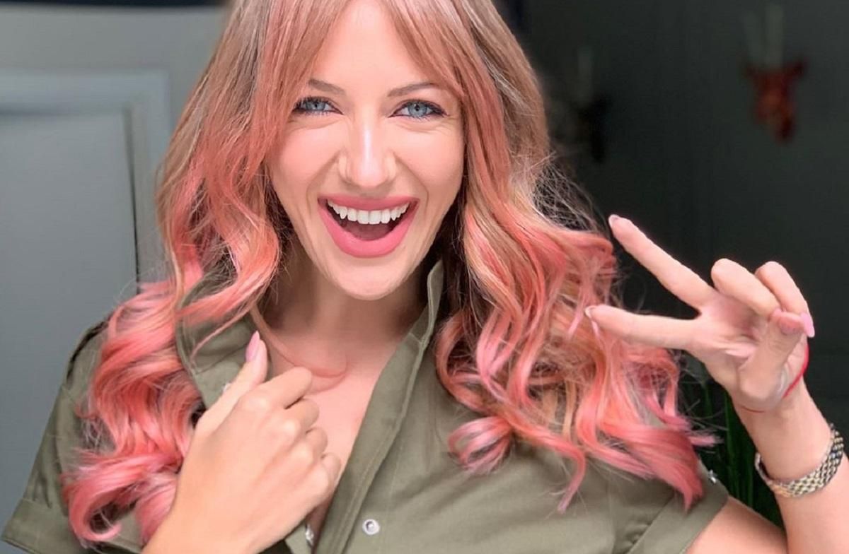 Леся Нікітюк неочікувано пофарбувала волосся у рожевий колір: фото
