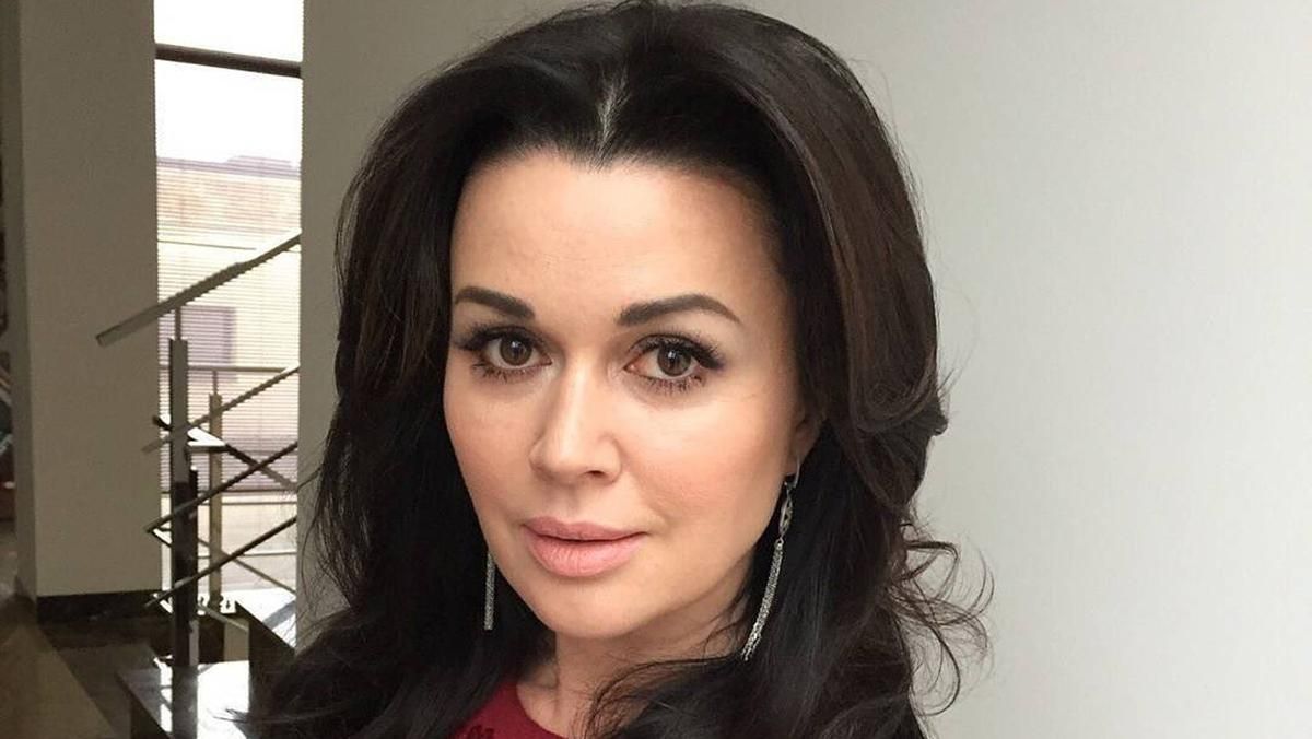 Все это выдумка, – родственники Анастасии Заворотнюк опровергли новости о критическом состоянии Все это выдумка, – родственники Анастасии Заворотнюк опровергли новости о критическом состоянии