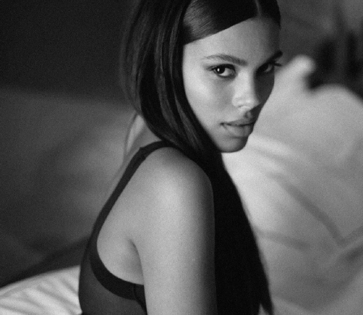 Вперше після пологів: Тіна Кунакі знялася в еротичній фотосесії – фото Вперше після пологів: Тіна Кунакі знялася в еротичній фотосесії – фото