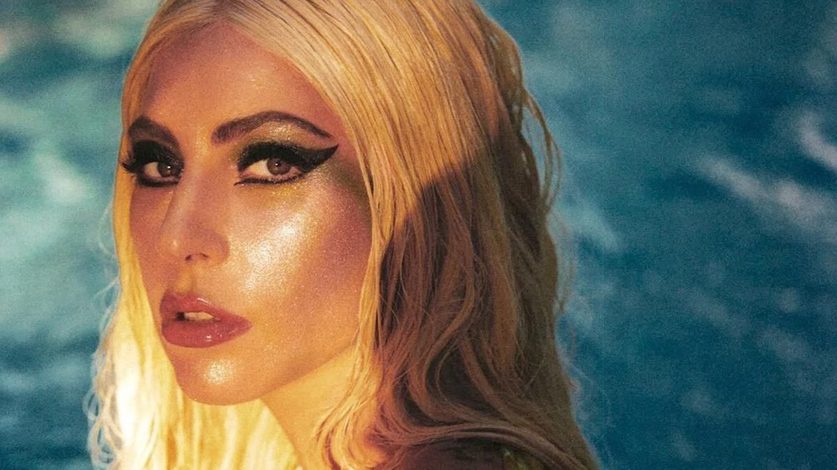 Леді Гага спровокувала чутки про черговий розрив стосунків Леді Гага спровокувала чутки про черговий розрив стосунків