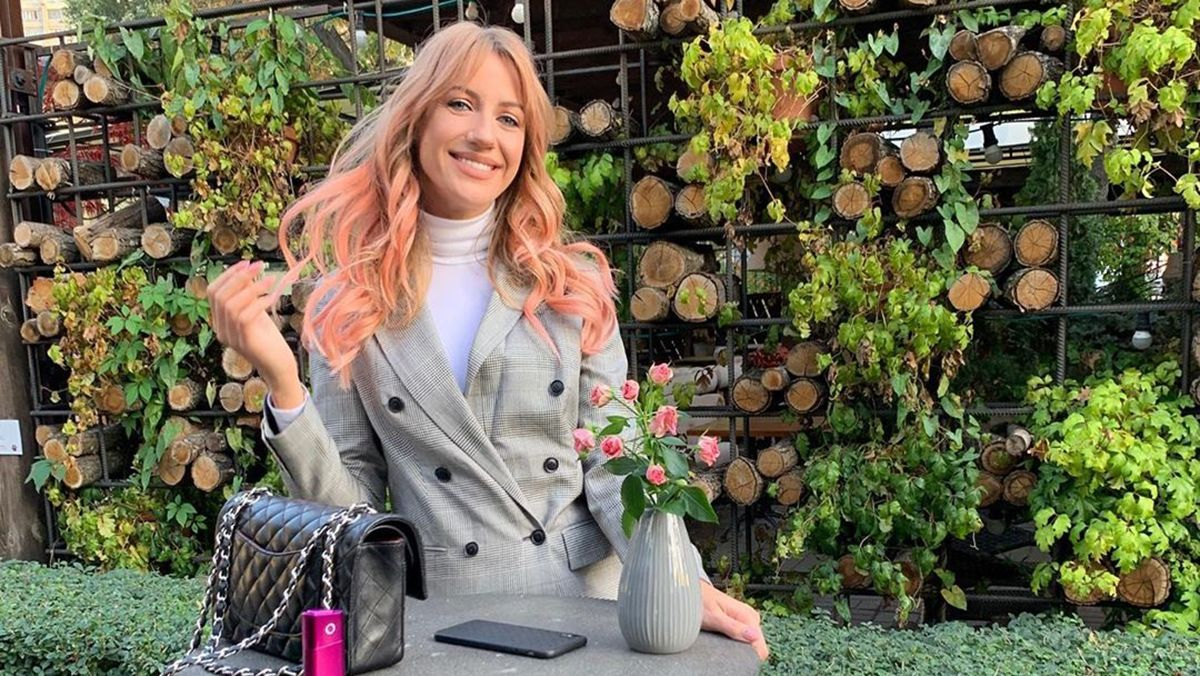 Страстный поцелуй Поляковой и танцы: как Леся Никитюк отпраздновала 32-летие