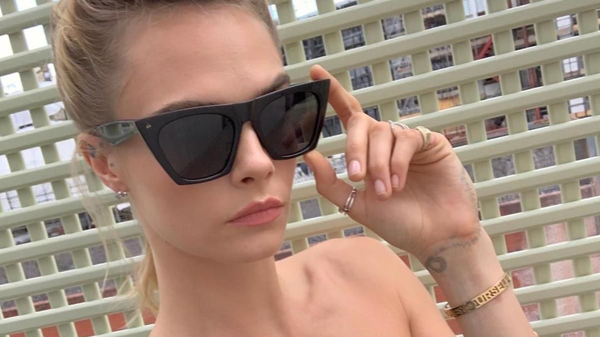 Кара Делевінь прикрасила обкладинку ELLE у провокативному образі: перше фото Кара Делевінь прикрасила обкладинку ELLE у провокативному образі: перше фото