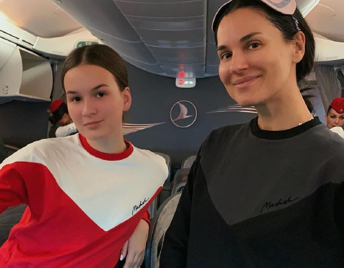 Как две капли: Маша Ефросинина очаровала сеть снимком с дочерью Как две капли: Маша Ефросинина очаровала сеть снимком с дочерью