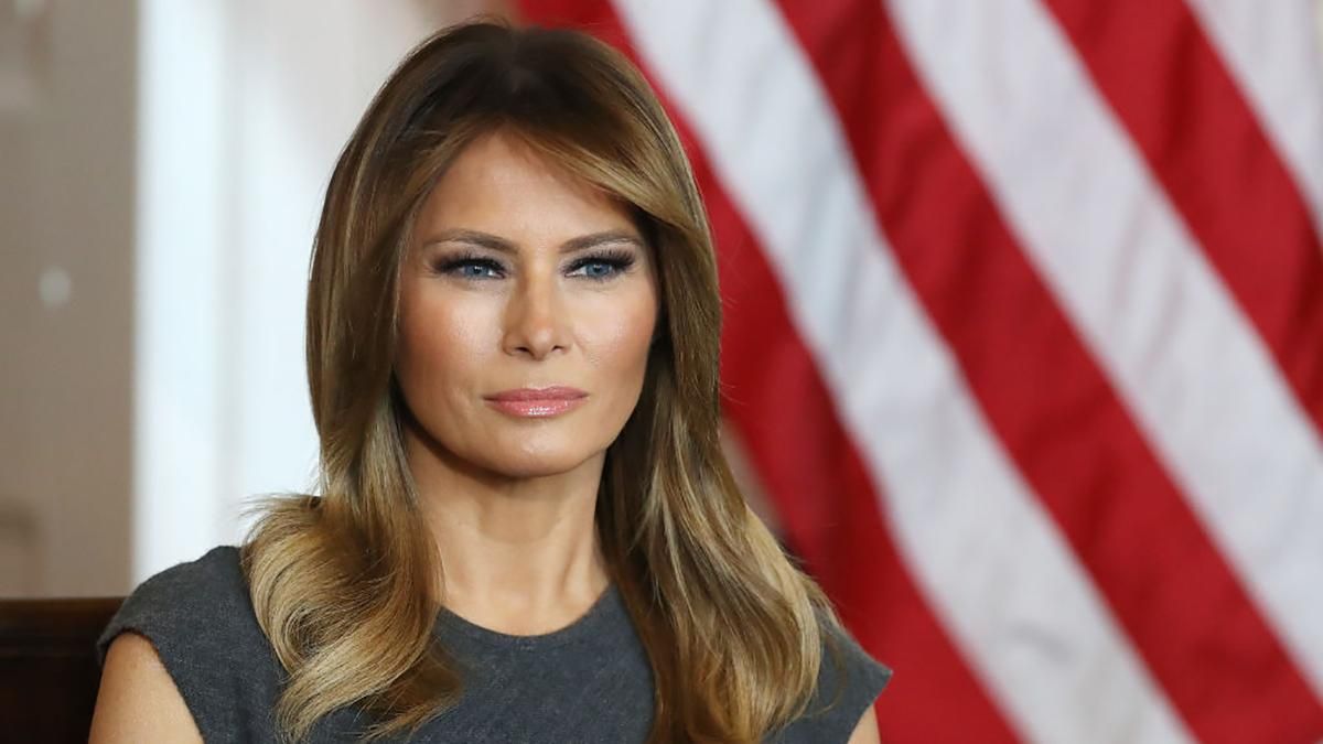 Меланія Трамп відвідала Конгрес США: яке вбрання обрала перша леді Меланія Трамп відвідала Конгрес США: яке вбрання обрала перша леді