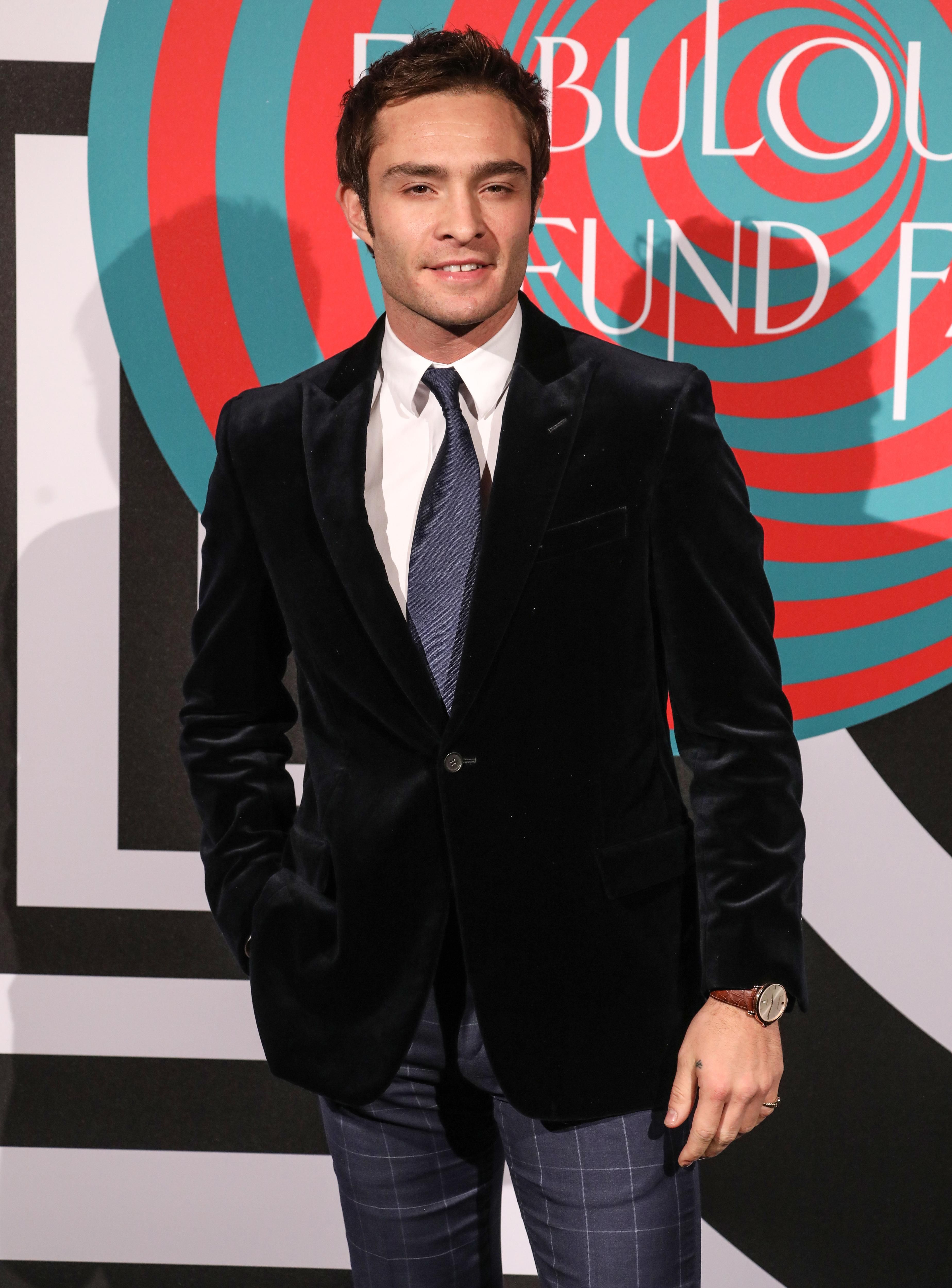 Хеллоуин-2019: звезда "Сплетницы" Эд Вествик очаровал фанаток снимком с тыквой Хеллоуин-2019: звезда "Сплетницы" Эд Вествик очаровал фанаток снимком с тыквой