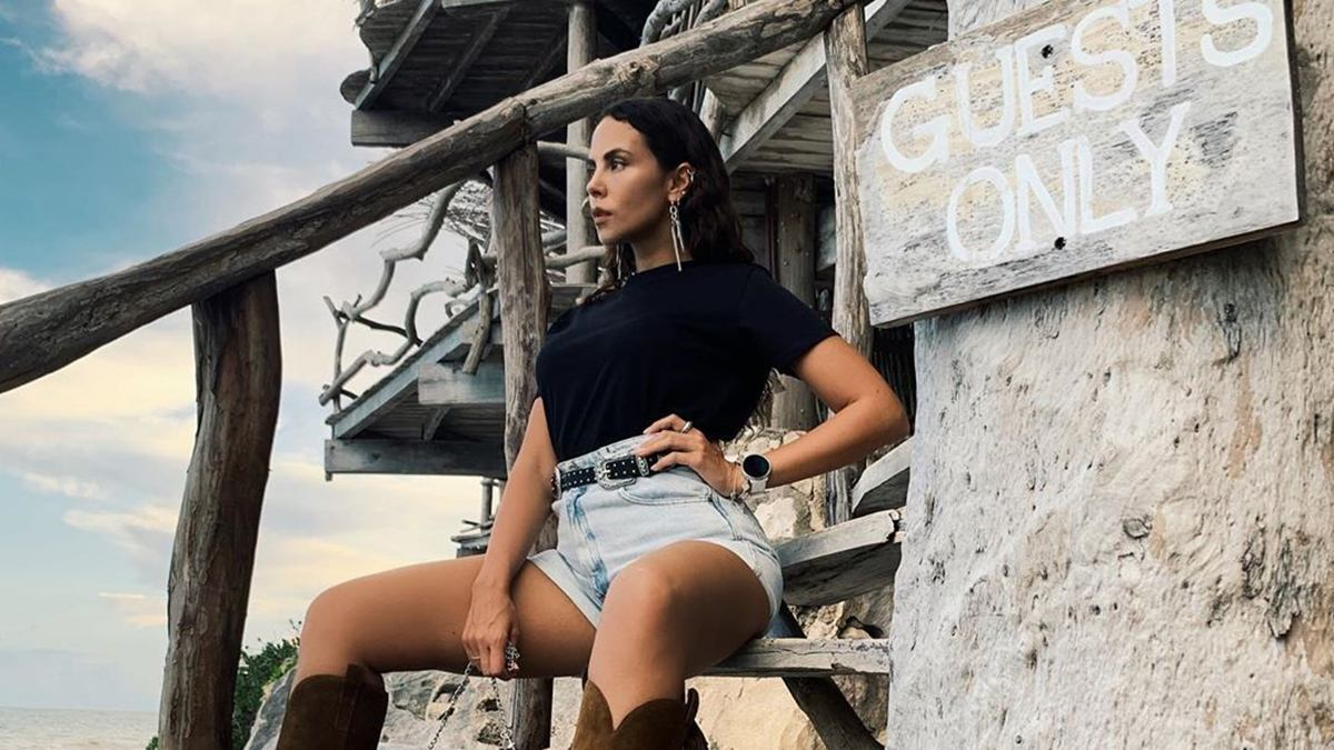 Настя Каменских взбудоражила сеть пикантными снимками из Мексики