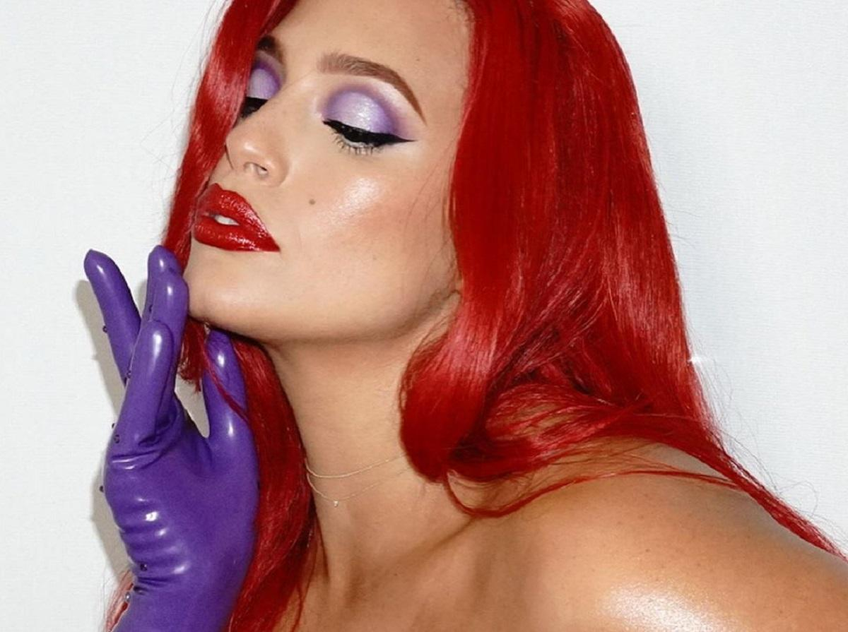 В латексном платье с округлым животом: Эшли Грэм показала костюм на Хэллоуин-2019