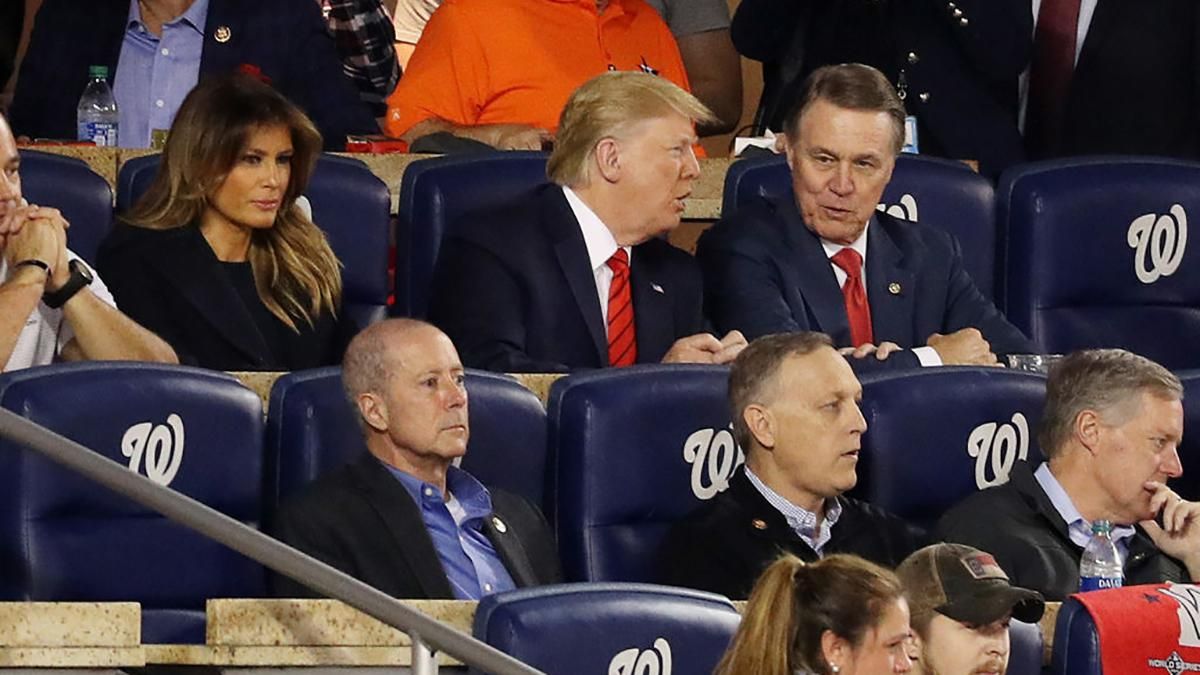Дональд и Мелания Трамп посетили бейсбольный матч: красноречивые фото и видео