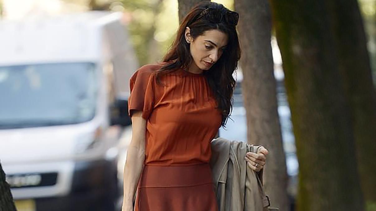 50 оттенков терракоты: Амаль Клуни продемонстрировала идеальный осенний образ 50 оттенков терракоты: Амаль Клуни продемонстрировала идеальный осенний образ
