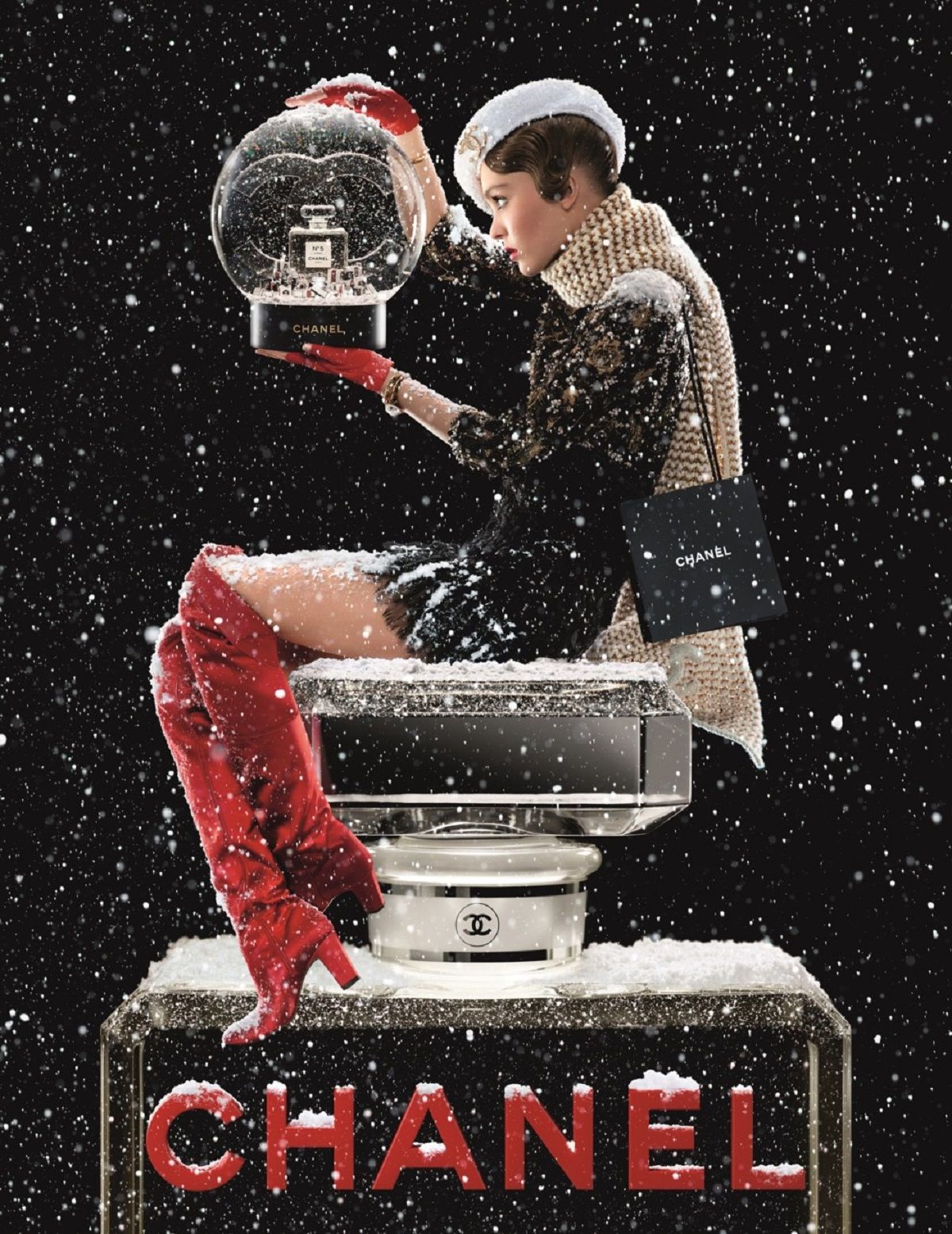 Лілі-Роуз Депп знялася в різдвяному кампейні Chanel: відео