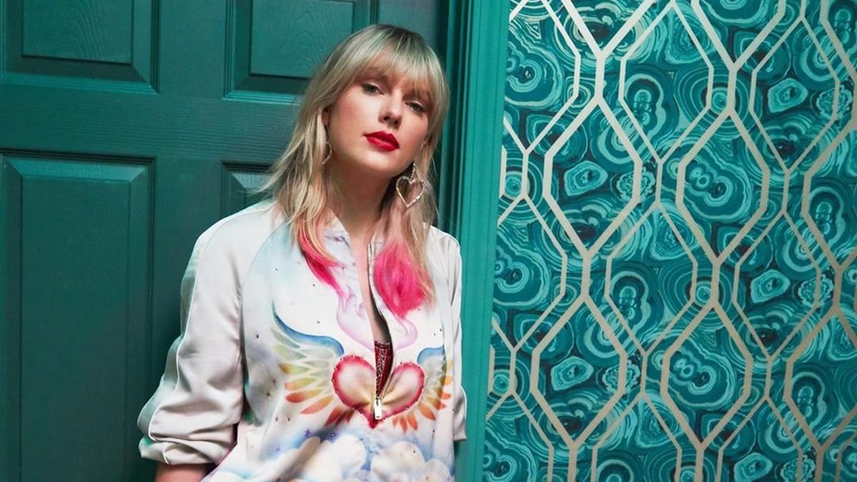 Тейлор Свифт назвали "Артистом десятилетия": какую награду получит звезда Тейлор Свифт назвали "Артистом десятилетия": какую награду получит звезда