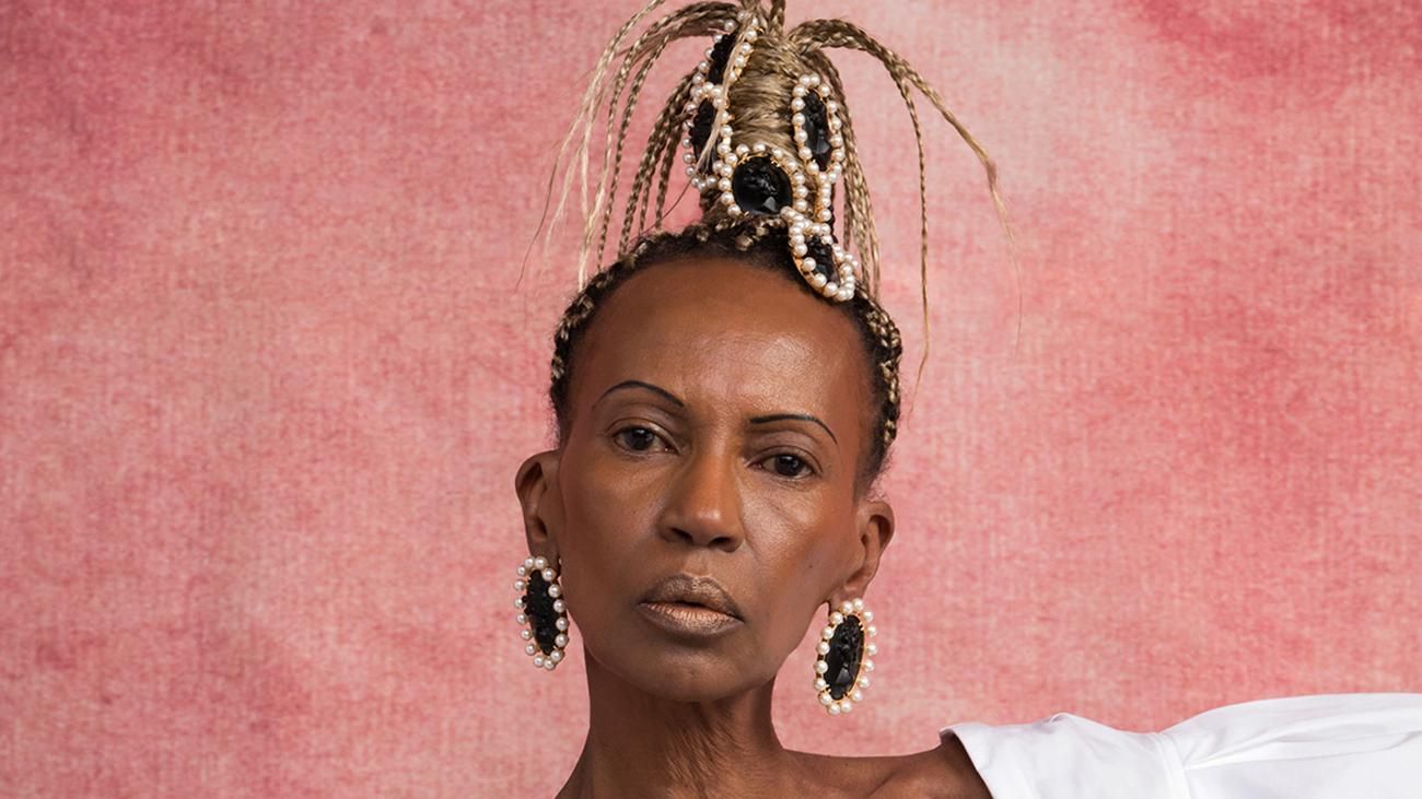 Рианна выпустила серию украшений для темнокожих женщин