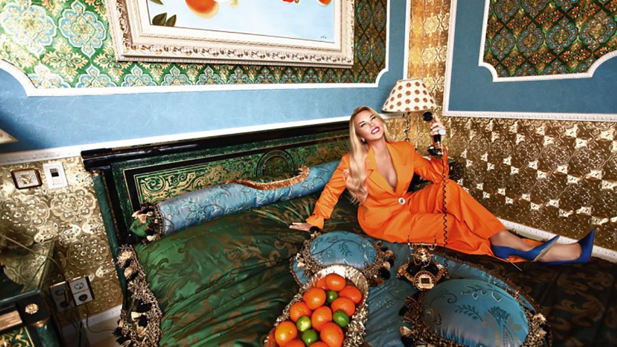 Колони і багато золота: як виглядає будинок співачки Камалії і її чоловіка-мільярдера Колони і багато золота: як виглядає будинок співачки Камалії і її чоловіка-мільярдера