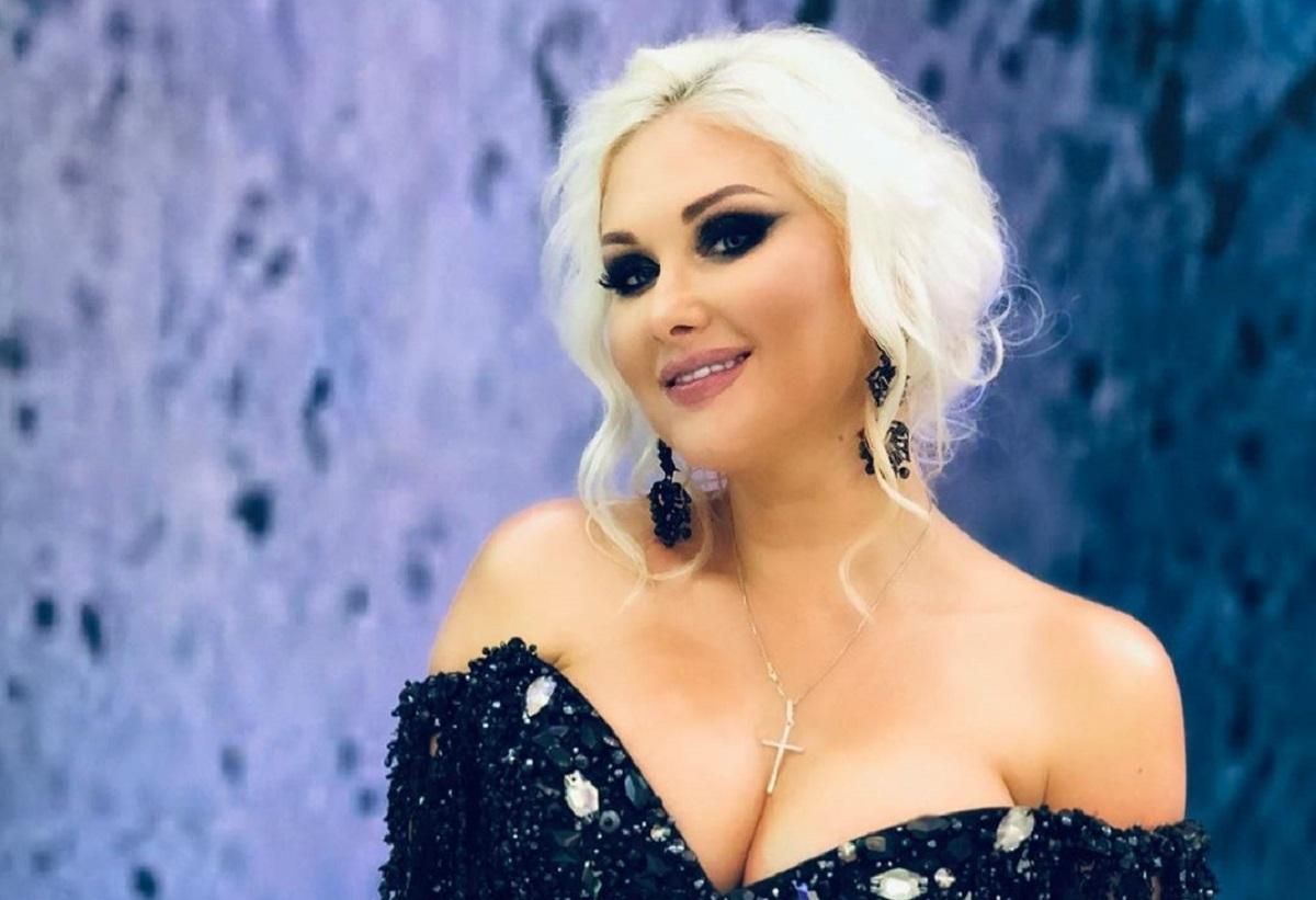 Екатерина Бужинская подчеркнула пышную грудь в вечернем платье: фото Екатерина Бужинская подчеркнула пышную грудь в вечернем платье: фото