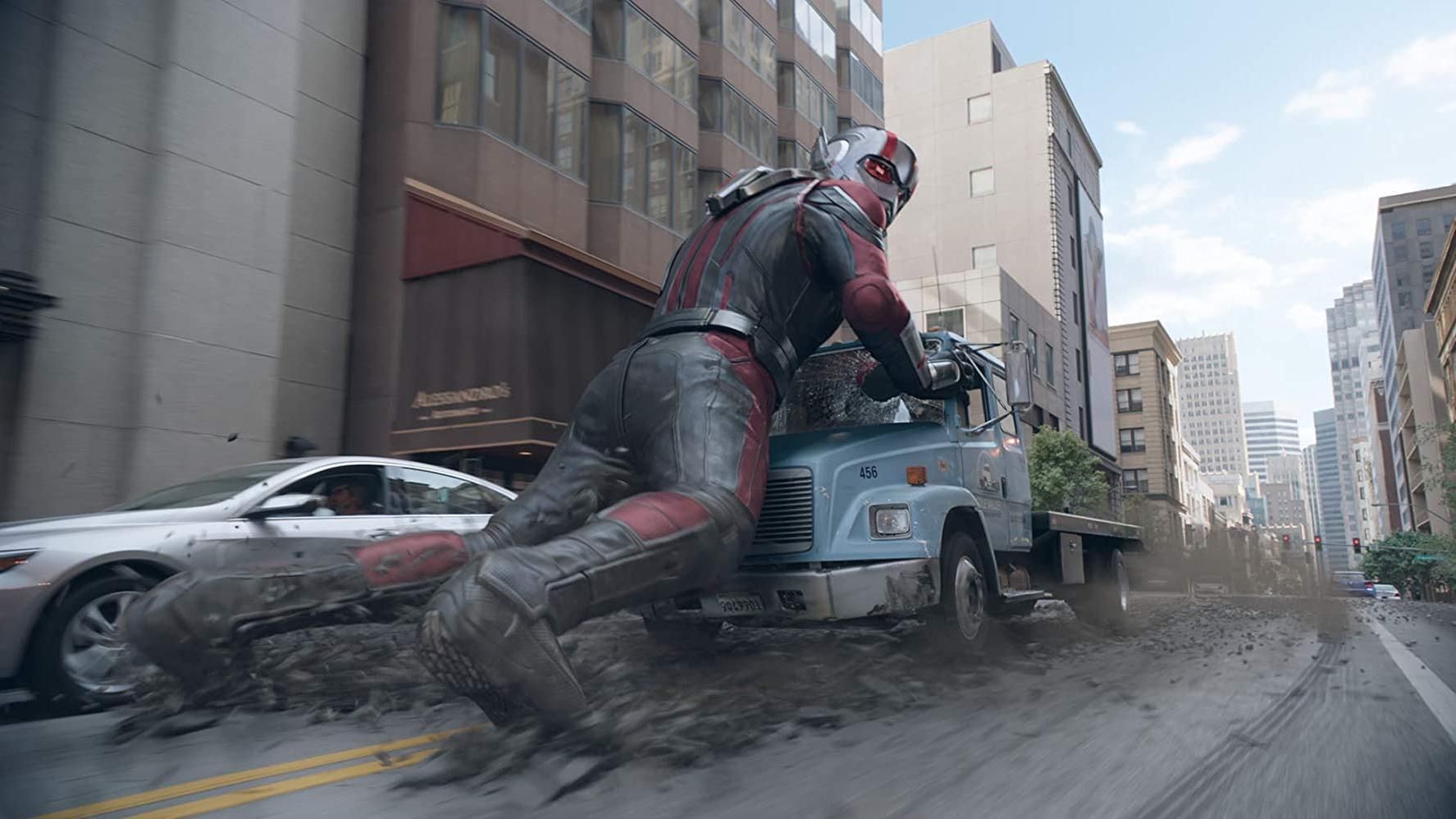 Студии Marvel и Disney снимут третью часть "Человека-муравья"