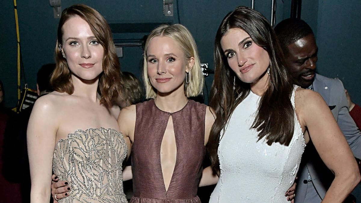 Звезды "Холодного сердца 2" показали роскошные платья на кинопремьере: фото