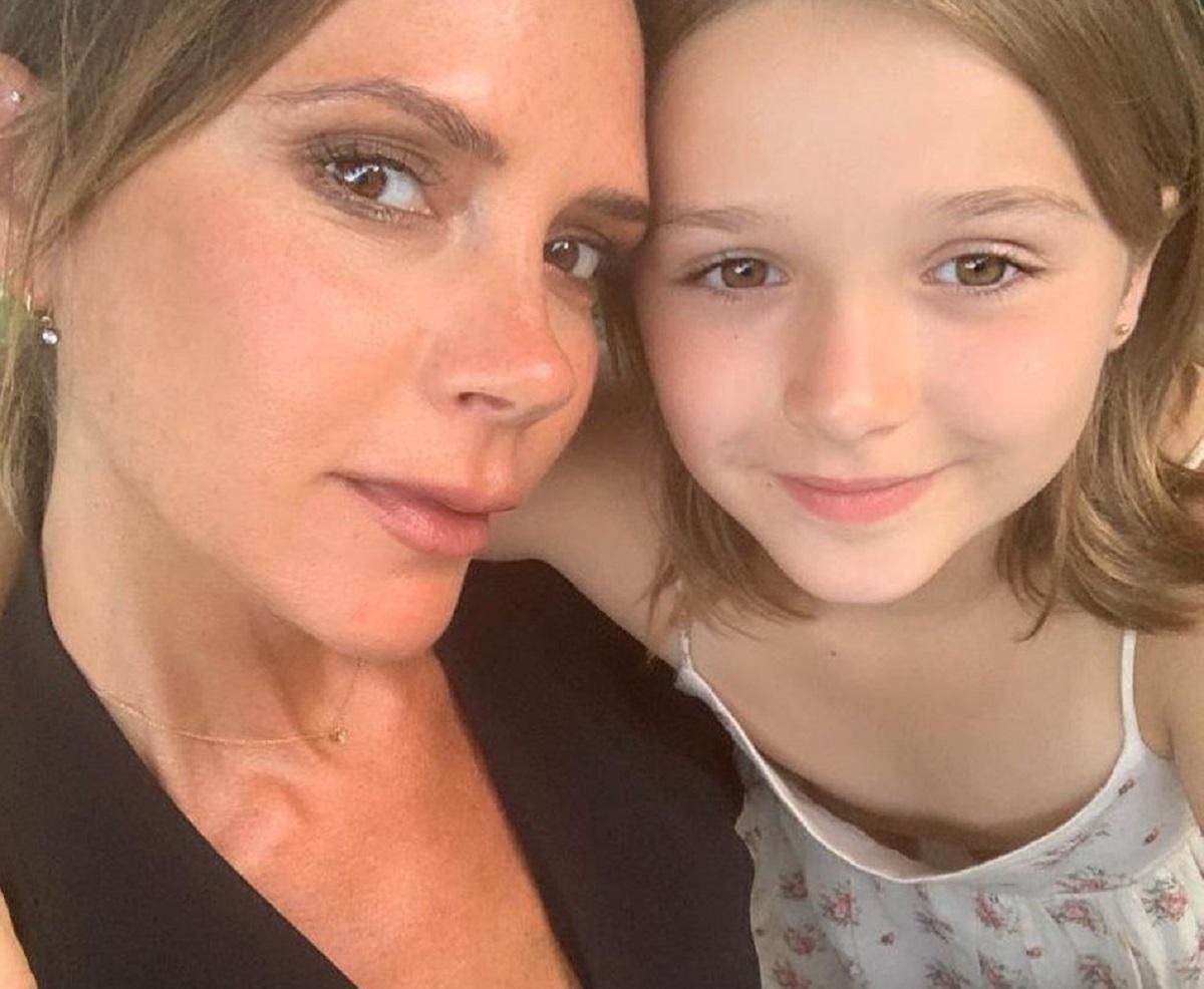 8-річна дочка Вікторії Бекхем зворушливо привітала з Днем доброти: відео 8-річна дочка Вікторії Бекхем зворушливо привітала з Днем доброти: відео