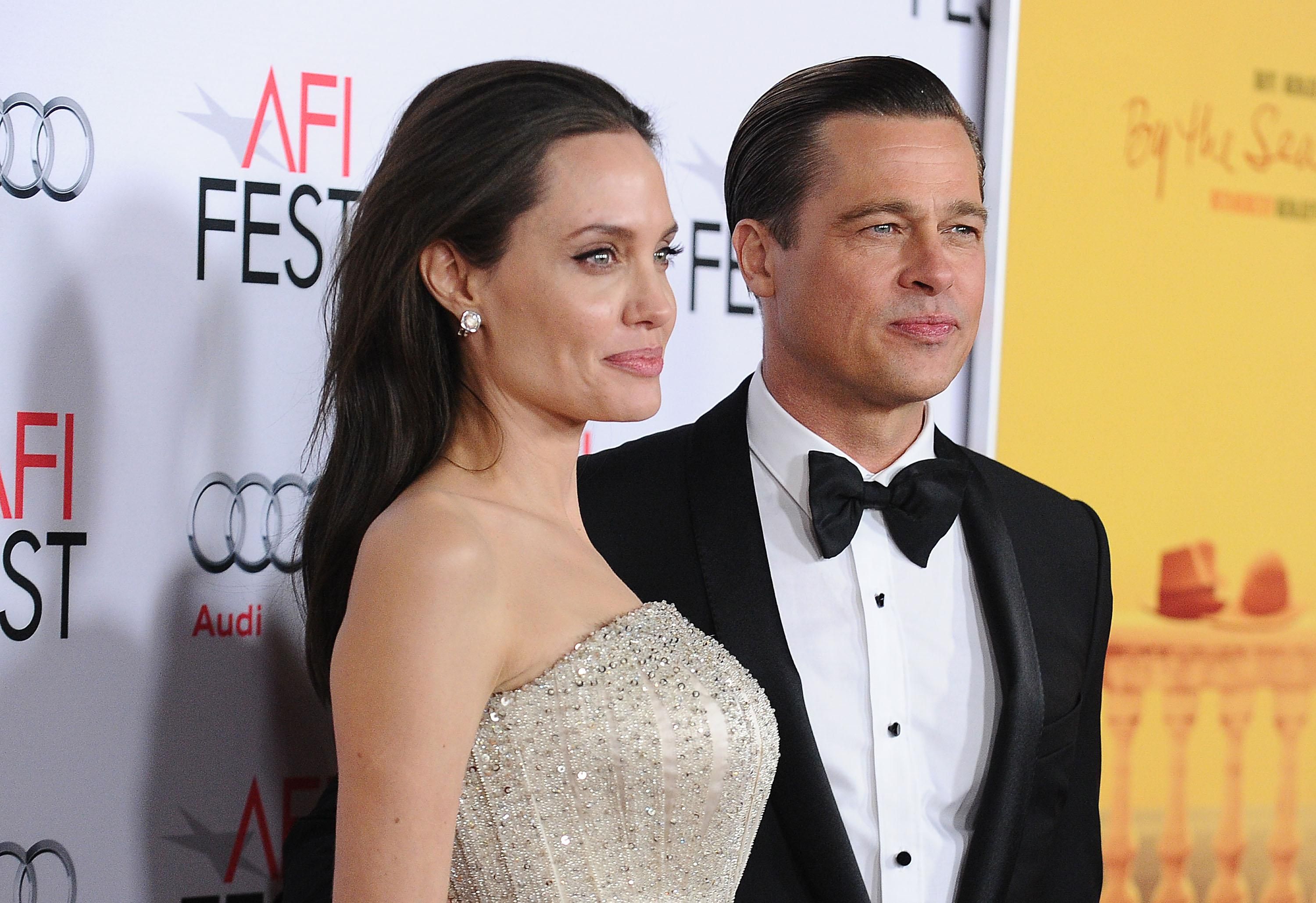 "Брэд перевернул жизнь с ног на голову": Анджелина Джоли не может простить экс-мужа