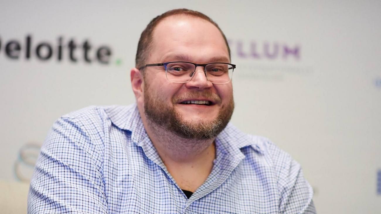 Міністр Бородянський: Співаків, які гастролюють у РФ, не треба пускати на Євробачення Міністр Бородянський: Співаків, які гастролюють у РФ, не треба пускати на Євробачення