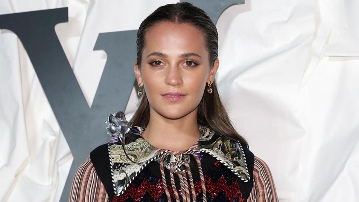 Быстро и технично: Алисия Викандер призналась, как она снимается в интимных сценах Быстро и технично: Алисия Викандер призналась, как она снимается в интимных сценах