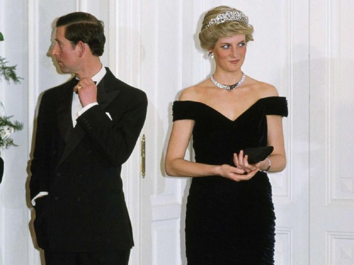 Легендарне вечірнє плаття принцеси Діани продадуть на аукціоні Легендарне вечірнє плаття принцеси Діани продадуть на аукціоні