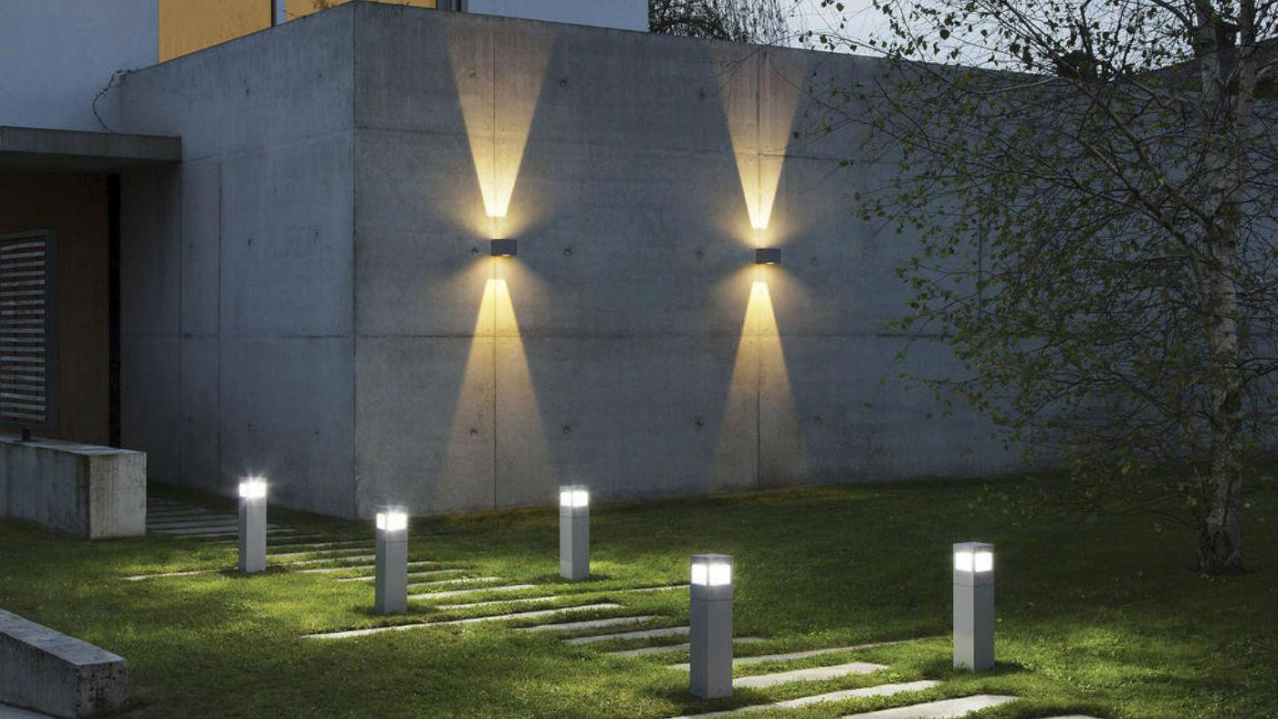 Освещение ландшафта дополнит общую композицию участка