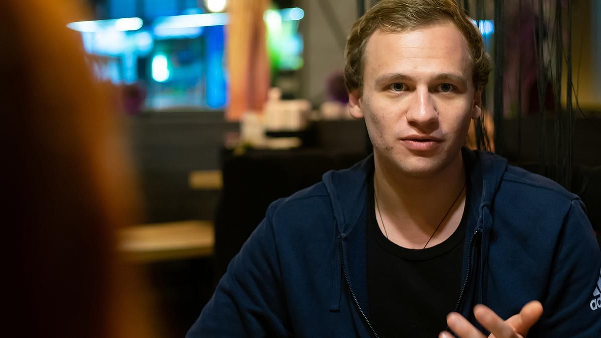 Папа, – прийомна донька впізнала Якова Дробота в екранному героєві Папа, – прийомна донька впізнала Якова Дробота в екранному героєві