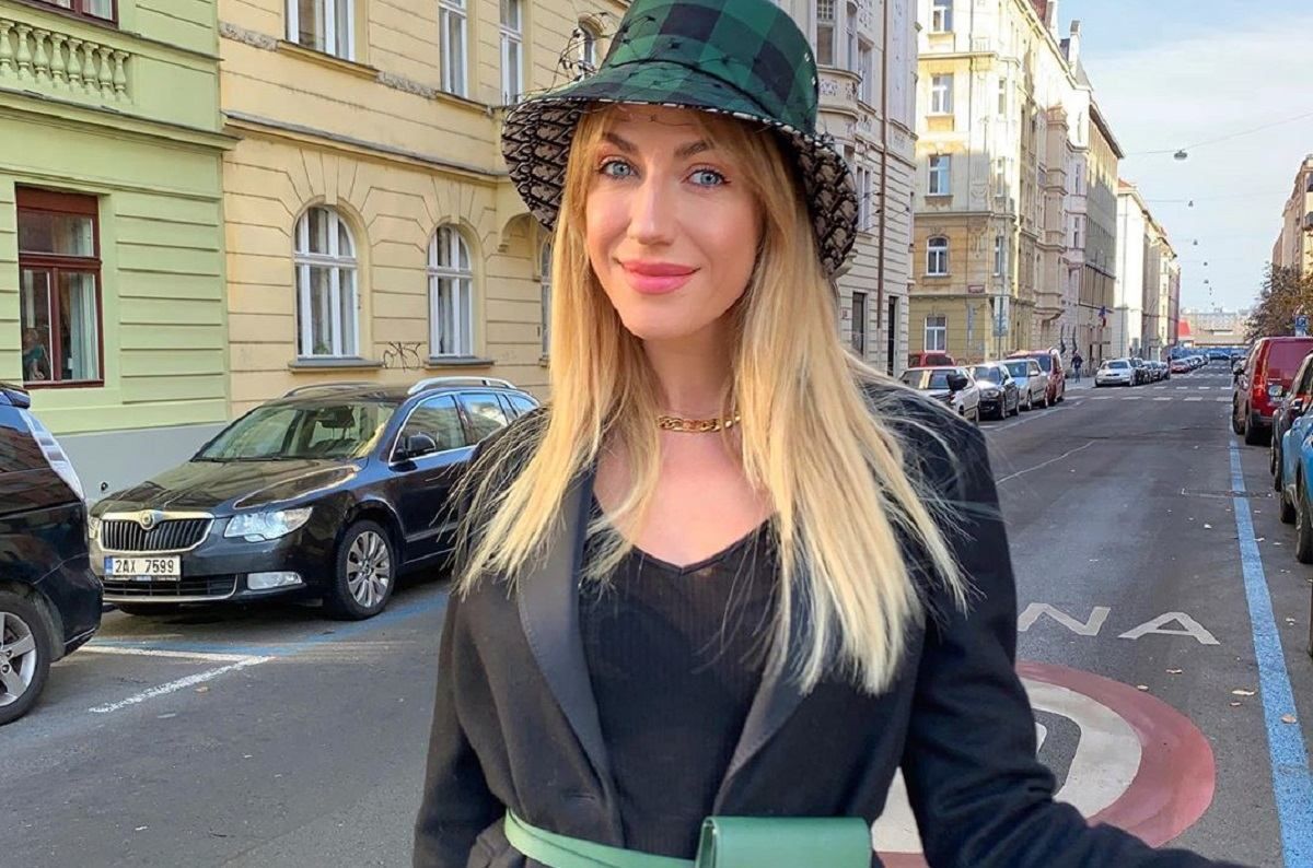 Леся Нікітюк у короткому светрі похизувалася стрункими ногами: фото Леся Нікітюк у короткому светрі похизувалася стрункими ногами: фото