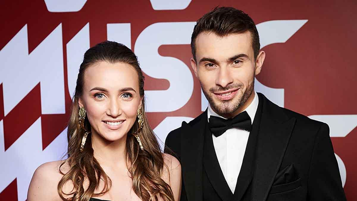 Анна Ризатдинова пришла на светское событие с партнером по шоу: фото