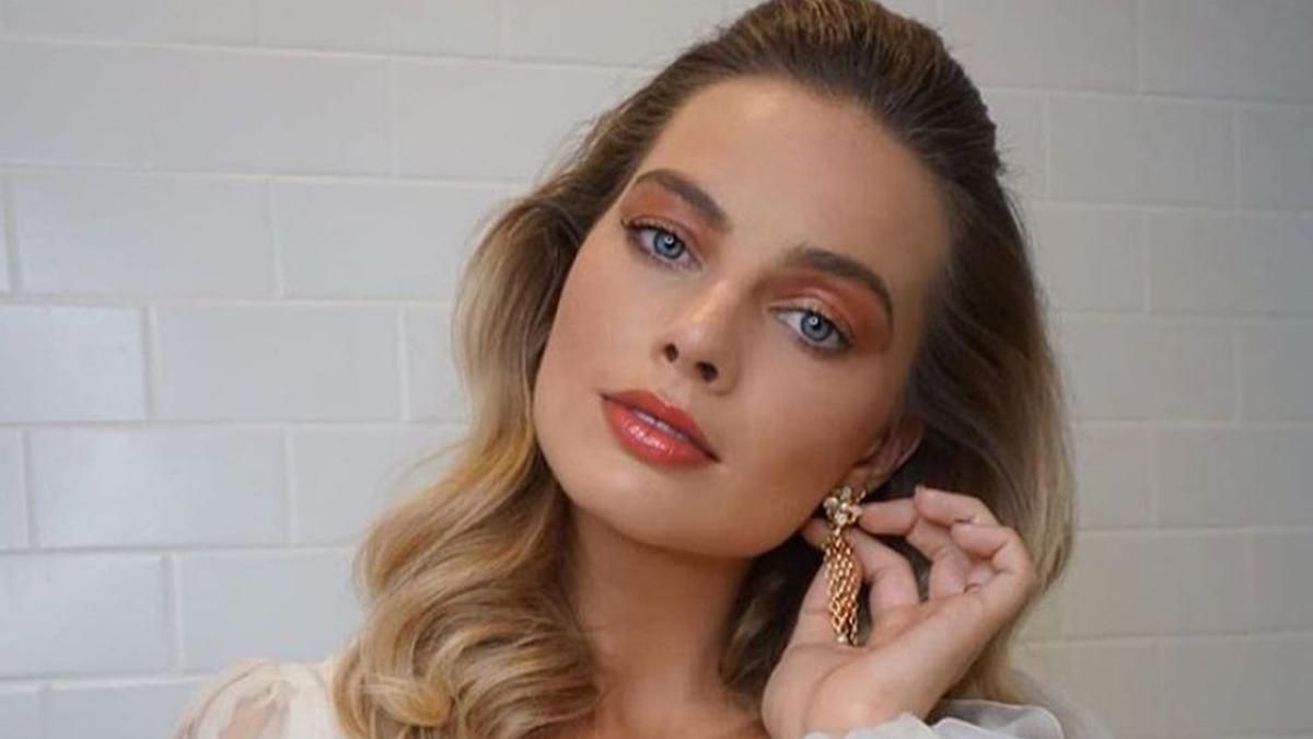 Марго Робби в мини платье презентовала фильм о Харли Квин: фото Марго Робби в мини платье презентовала фильм о Харли Квин: фото