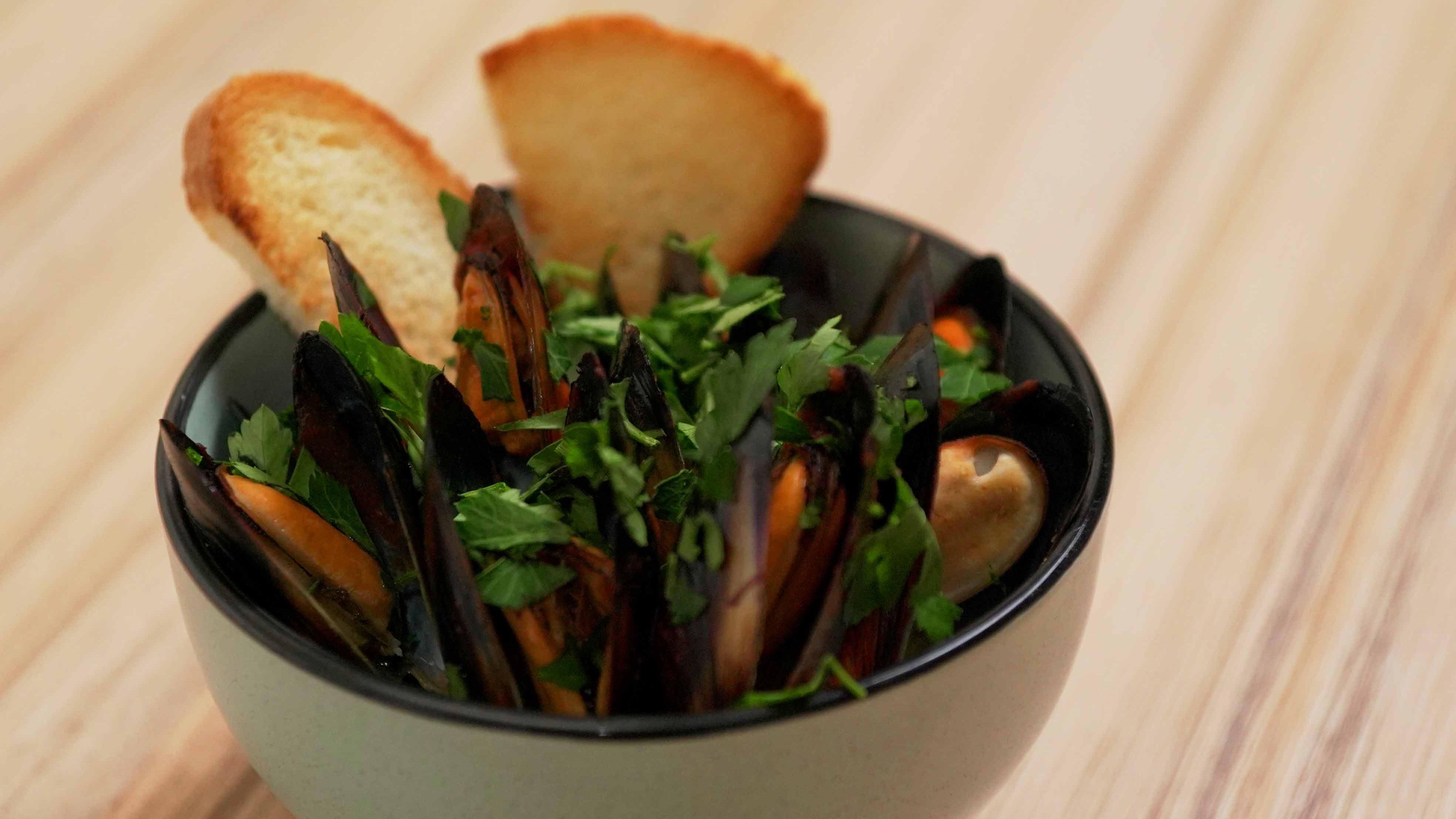 Мидии в томатном соусе – рецепт, как готовить итальянское блюдо Мидии в томатном соусе – рецепт, как готовить итальянское блюдо