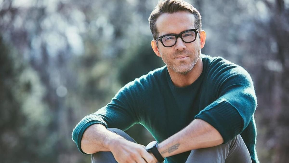 Актер "Дэдпула" Райан Рейнольдс едва спасся от фанатов: курьезное видео Актер "Дэдпула" Райан Рейнольдс едва спасся от фанатов: курьезное видео