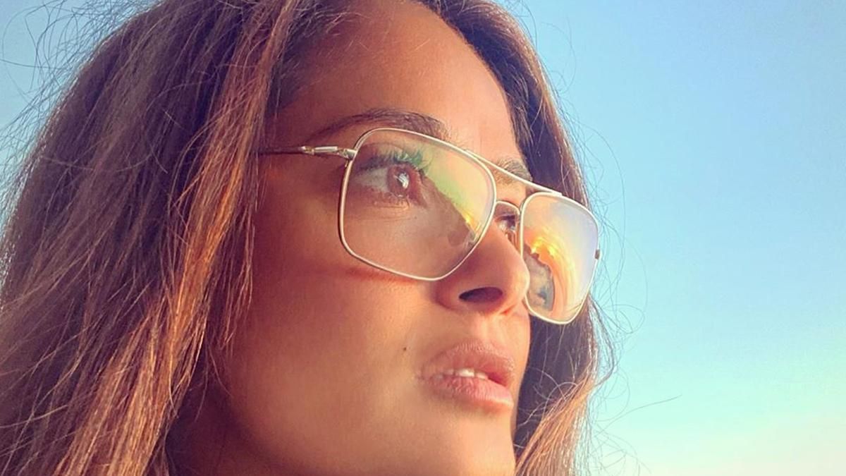 Сальма Хайек показала первое фото с Анджелиной Джоли на съемках фильма Marvel Сальма Хайек показала первое фото с Анджелиной Джоли на съемках фильма Marvel