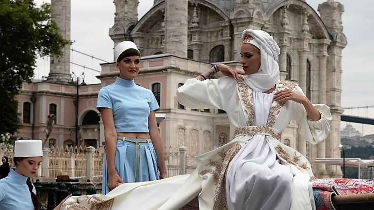 Учасниця "Топ-модель по-українськи" закохалась в експерта проєкту Учасниця "Топ-модель по-українськи" закохалась в експерта проєкту