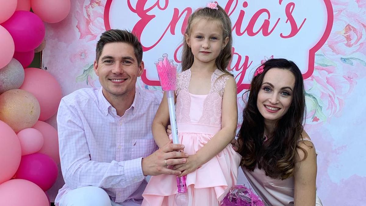 Нові подробиці: дружина Володимира Остапчука натякнула на причину розлучення Нові подробиці: дружина Володимира Остапчука натякнула на причину розлучення