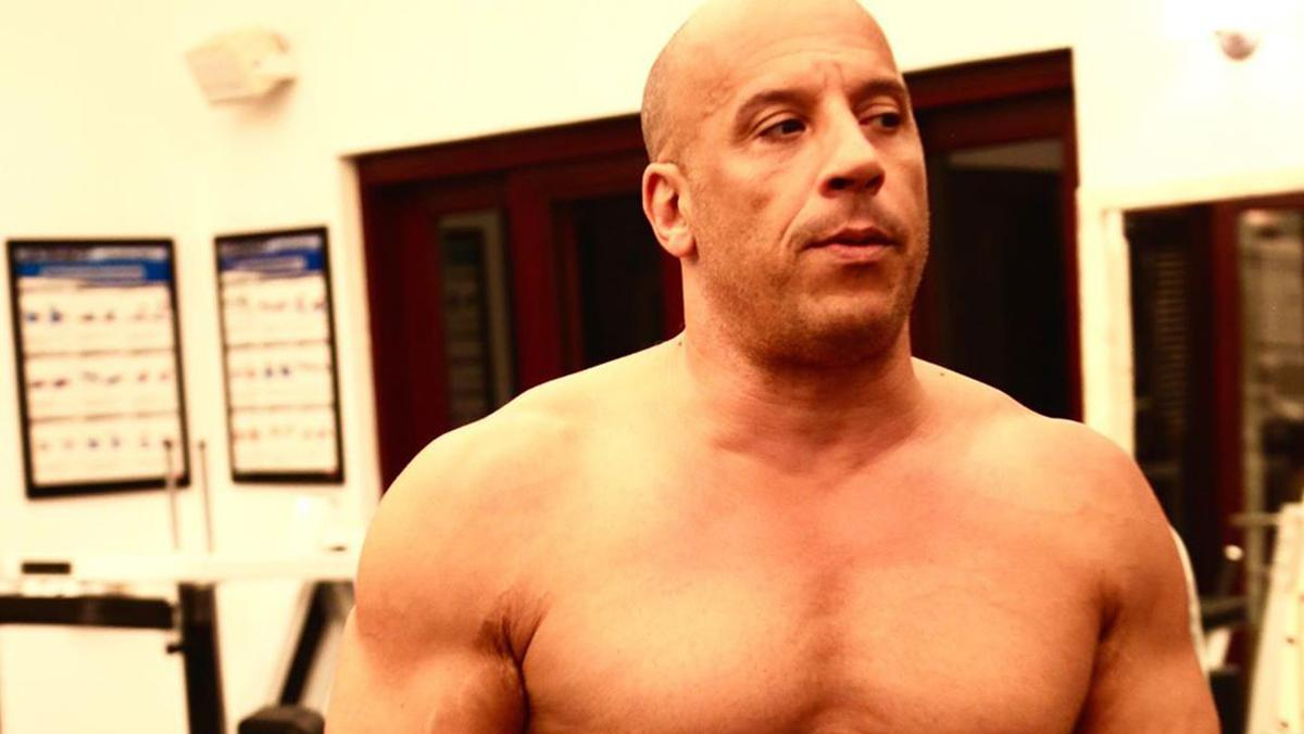 Прикрыл интимные места полотенцем: пикантное фото актера Вина Дизеля (18+)