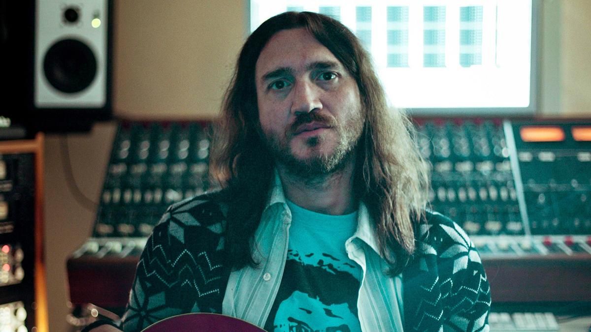 Джон Фрушанте повертається в Red Hot Chili Peppers Джон Фрушанте повертається в Red Hot Chili Peppers