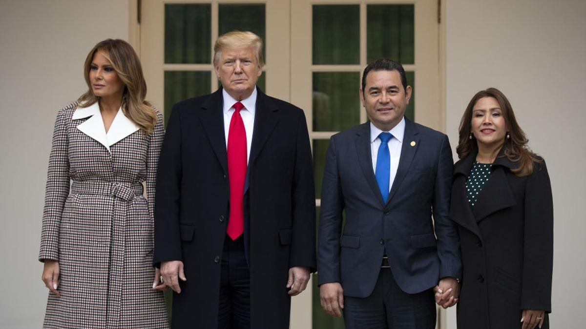 В стиле первой леди: Мелания Трамп продемонстрировала безупречный образ В стиле первой леди: Мелания Трамп продемонстрировала безупречный образ