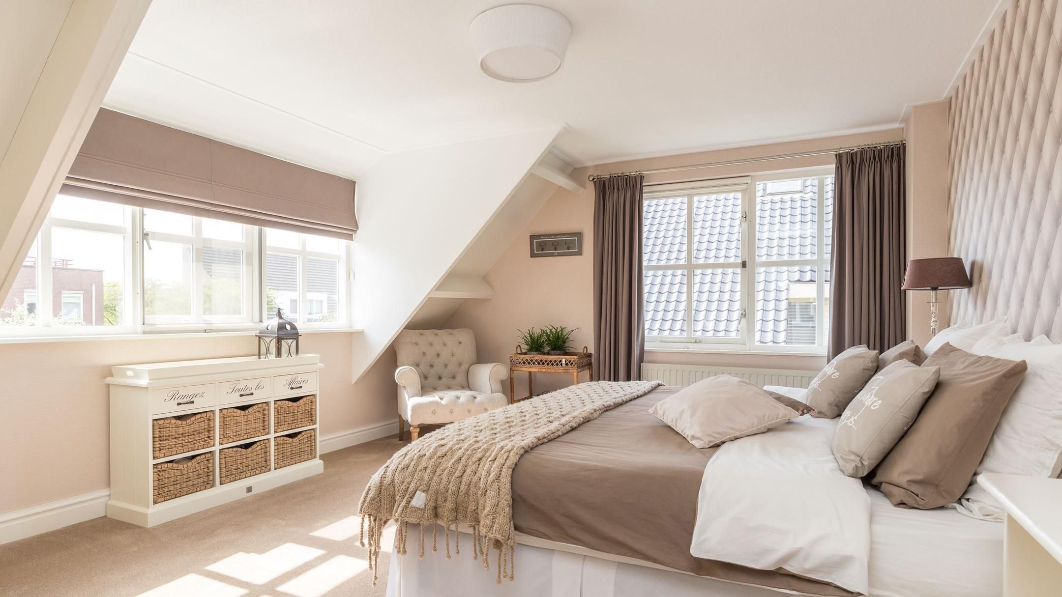 Комната под крышей – дизайн, интерьер, фото Комната под крышей – дизайн, интерьер, фото