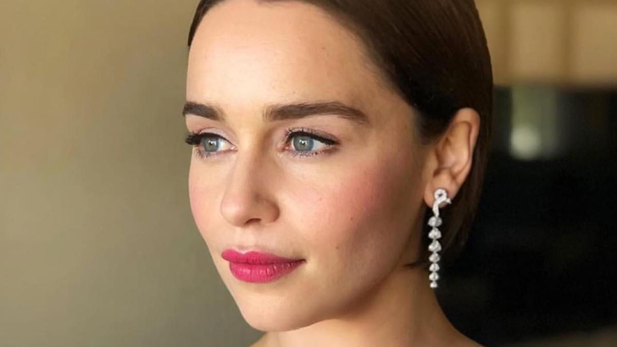 "Мати драконів" Емілія Кларк боялась, що втратить роль у "Грі престолів" "Мати драконів" Емілія Кларк боялась, що втратить роль у "Грі престолів"