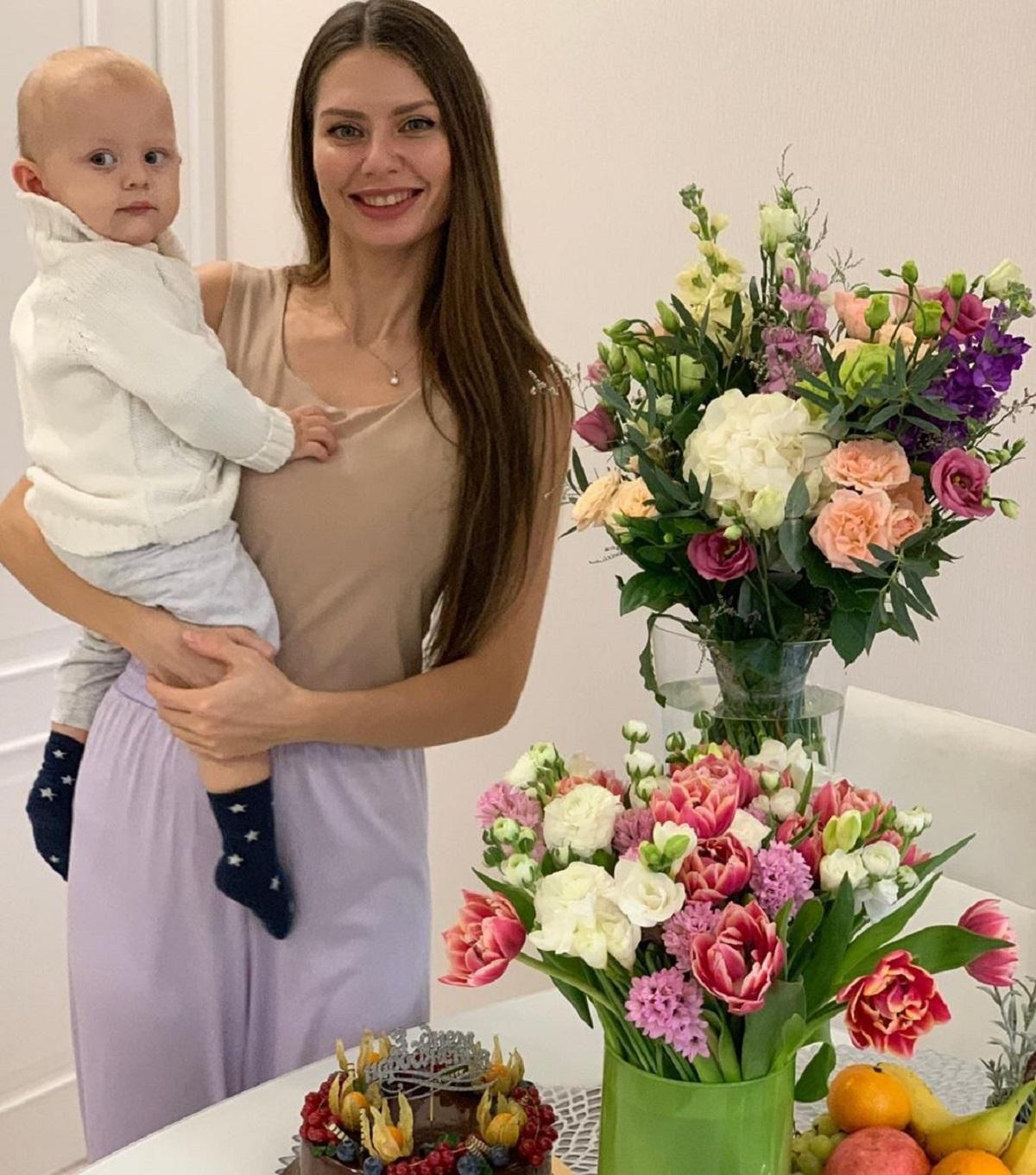 Актриса Альона Мусієнко показала, як виглядала у дитинстві: фото Актриса Альона Мусієнко показала, як виглядала у дитинстві: фото