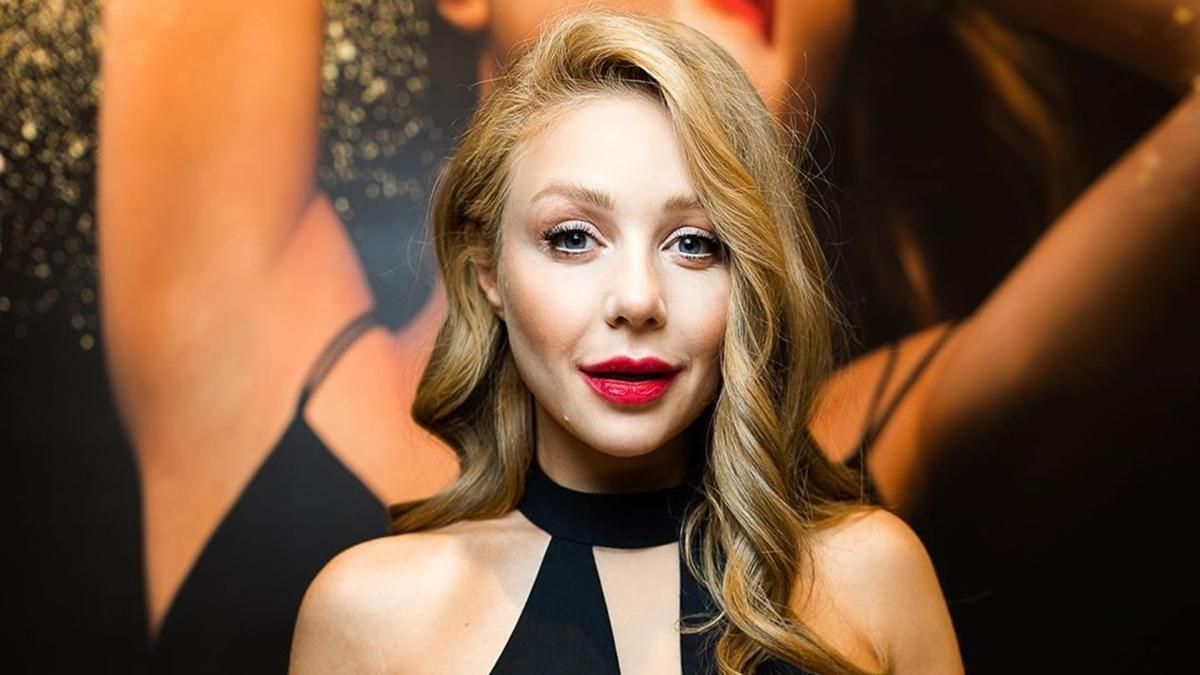 Тіна Кароль приміряла костюм різдвяного пряника: кумедне фото Тіна Кароль приміряла костюм різдвяного пряника: кумедне фото