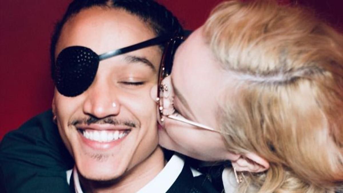 Мадонна зустрічається з танцівником, молодшим на 35 років: батьки хлопця прокоментували роман Мадонна зустрічається з танцівником, молодшим на 35 років: батьки хлопця прокоментували роман