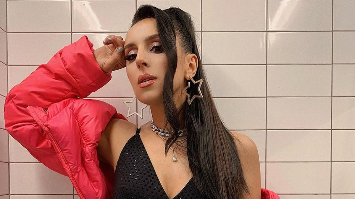 В топе и кожаной мини-юбке: Джамала удивила откровенным образом в стиле Арианы Гранде