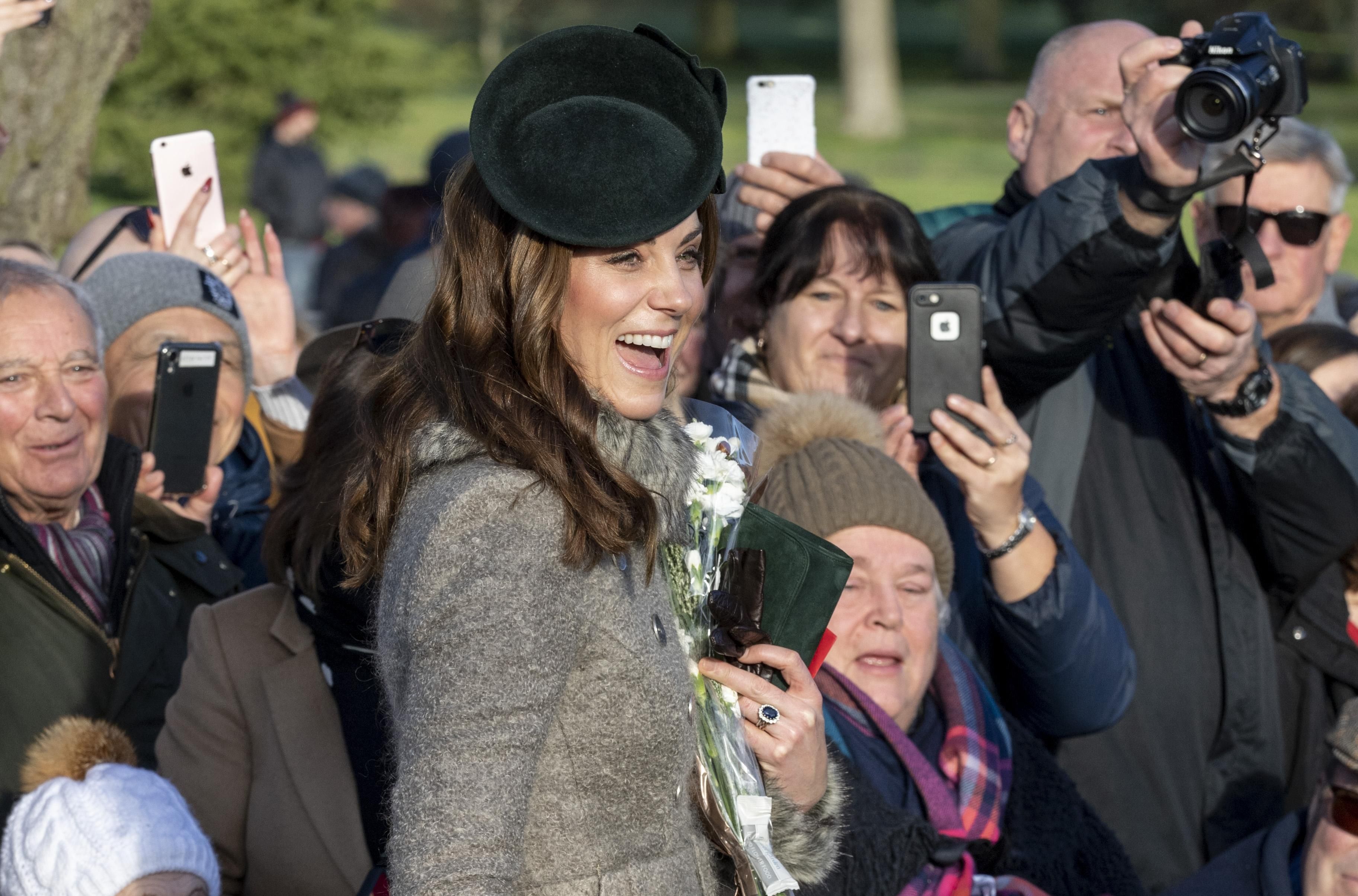 Найкращі різдвяні виходи Кейт Міддлтон: підбірка фото Найкращі різдвяні виходи Кейт Міддлтон: підбірка фото