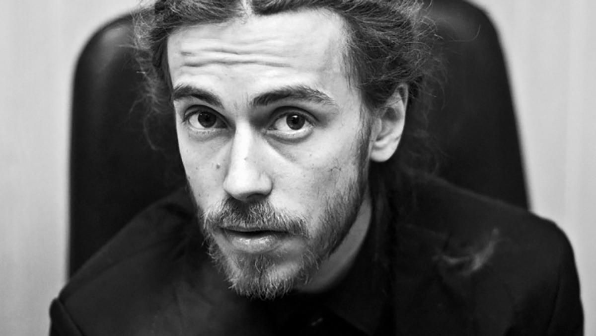 Могилу росіянина Децла знайшли підпаленою: назвали ймовірну причину Могилу росіянина Децла знайшли підпаленою: назвали ймовірну причину