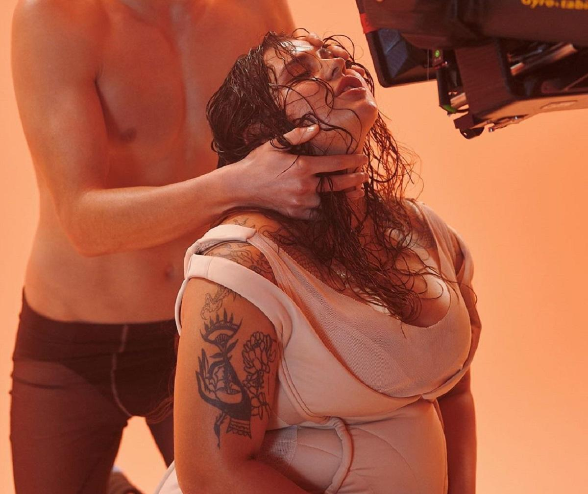 "Поплакала и стоп": группа KAZKA представила новую композицию "Випадок?"